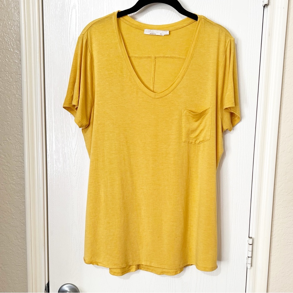 [Prana] Yellow V-Neck T-shirt XLarge Athletic Casual Beachy Sporty Summer